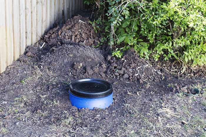 dog compost poo diy worms bin start faster bucket hub started process makes too them