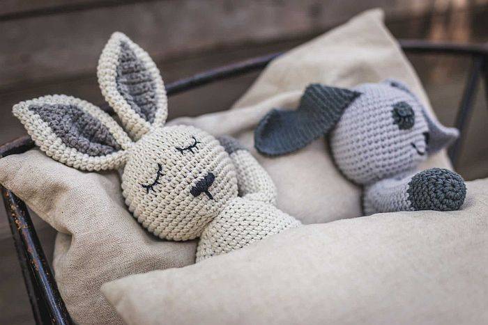 ethically-made-toy-sleepy-snoogus